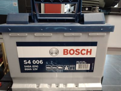 Batteria auto 62ah - 540en sinistra Bosch